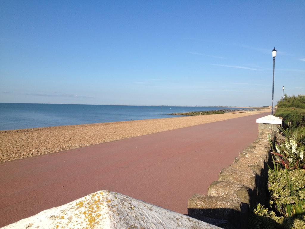 The Beach Bed and Breakfast Hythe  Esterno foto